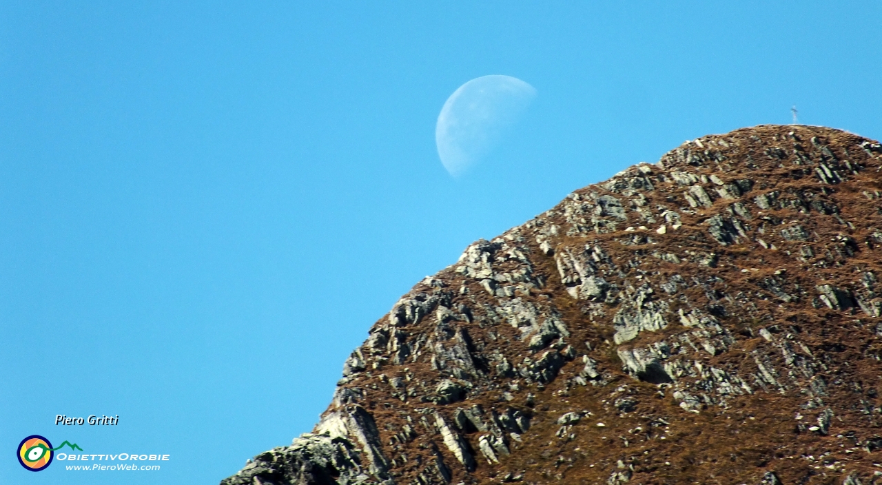 33 Spunta la luna dal monte ...(Corno Stella).JPG